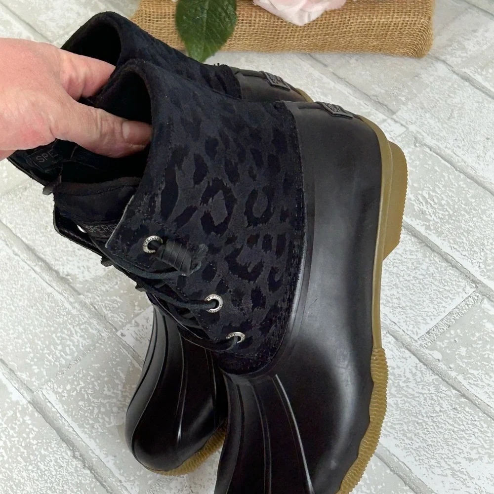 Sperry Women's Black and Tan Winter Boots